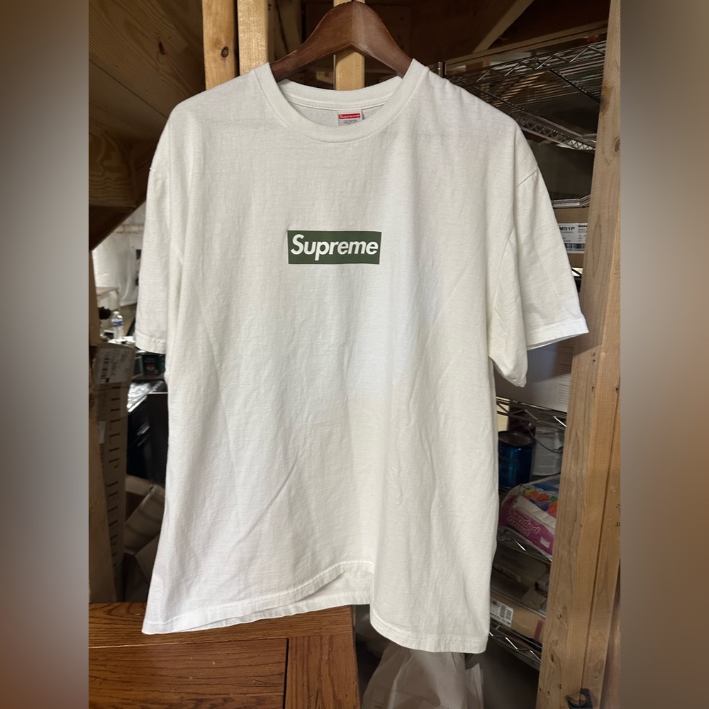 SUPREME BERLIN STORE BOGO T-SHIRT